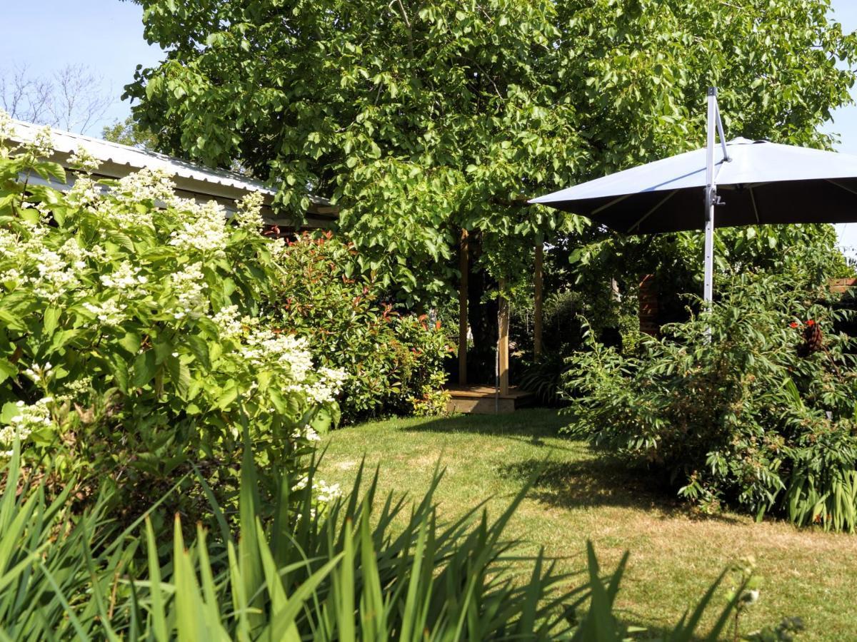 The Walnut, Meopham - A Private Retreat Rural Location Villa Exterior photo